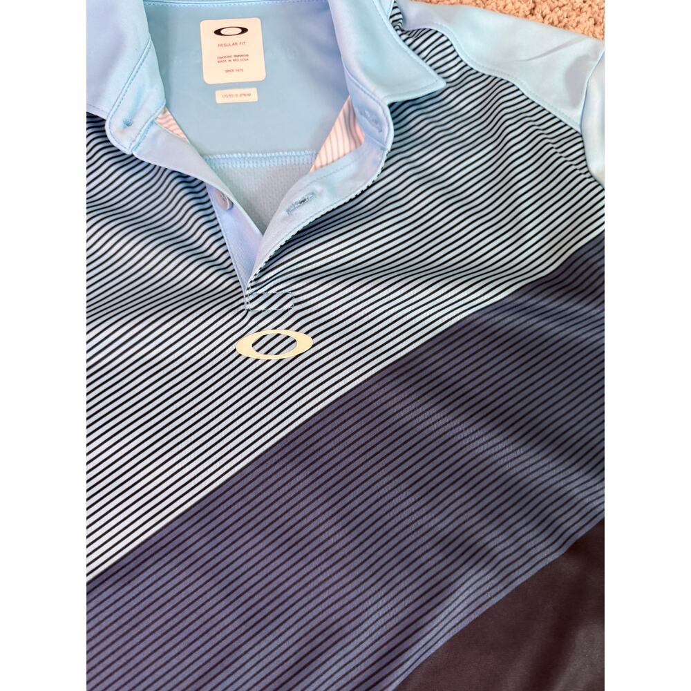 Oakley Men's Regular Fit Colorblock Golf Polo — Size S (US/EU), Light Blue/Navy